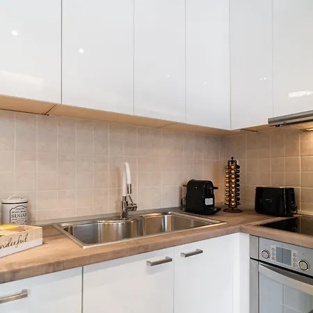 Diamond Palace Apartment *